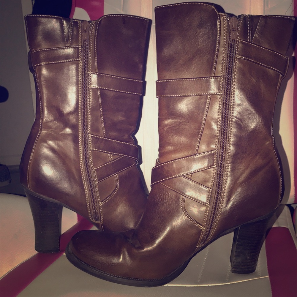 Heel boots